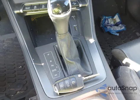 2021 Audi Q3 Premium 45 Tfsi S Line Quattro Tiptronic z USA, uszkodzony, nr VIN WA1DECF35M1137595